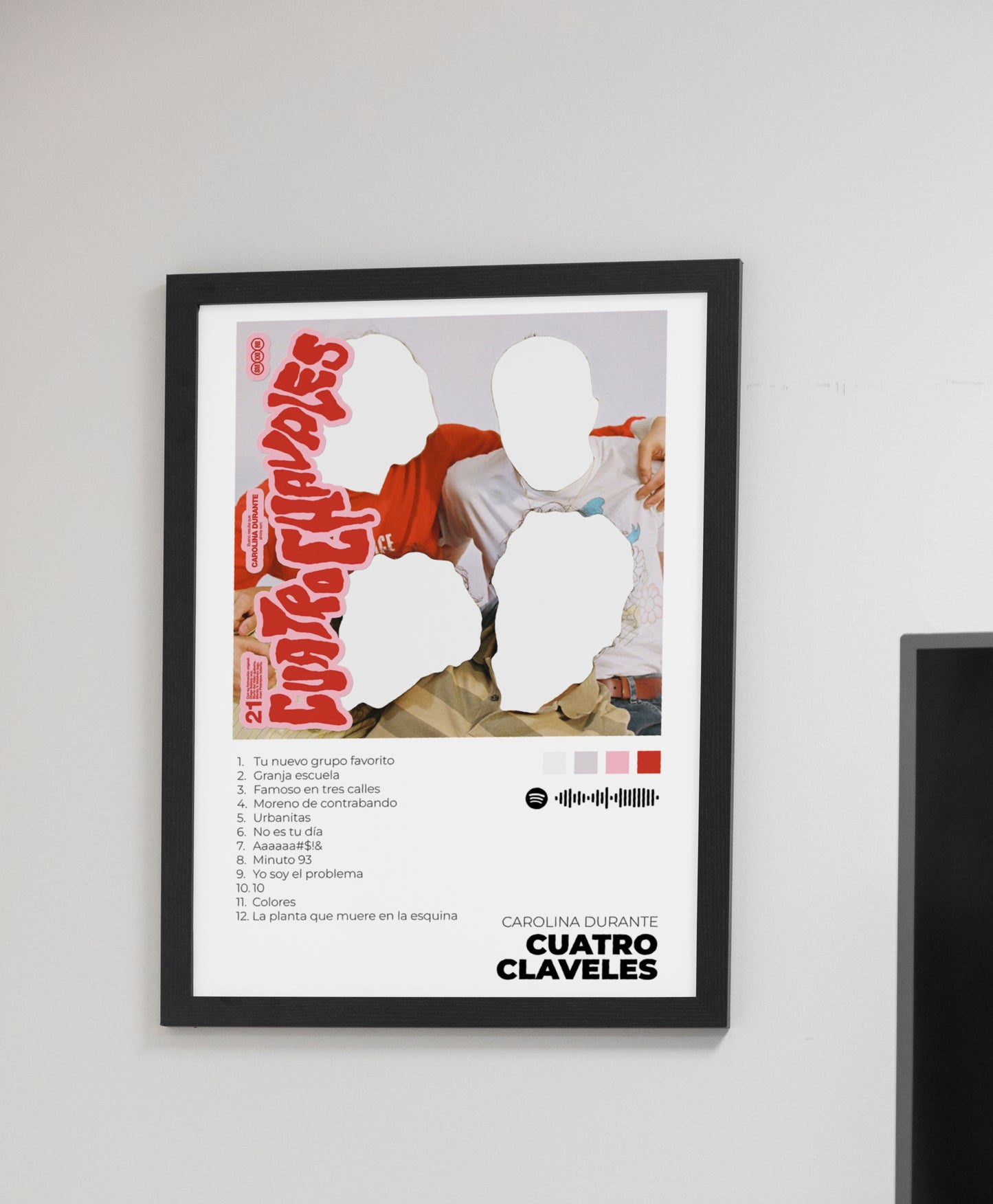 CUATRO CLAVELES