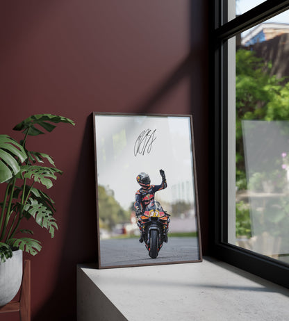 Póster Pedro Acosta, firma, autógrafo, MotoGP, KTM, España. Motociclismo, piloto, lámina, cuadro, merchandising, regalo, comprar, decoración de pared.